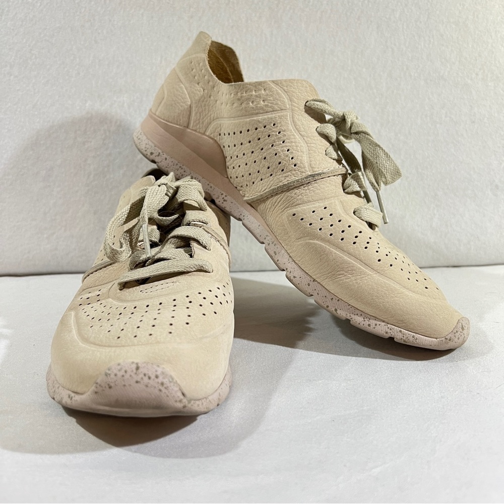 Ugg Light Pink Suede Leather Tennis Shoes Casual Rare Size 8